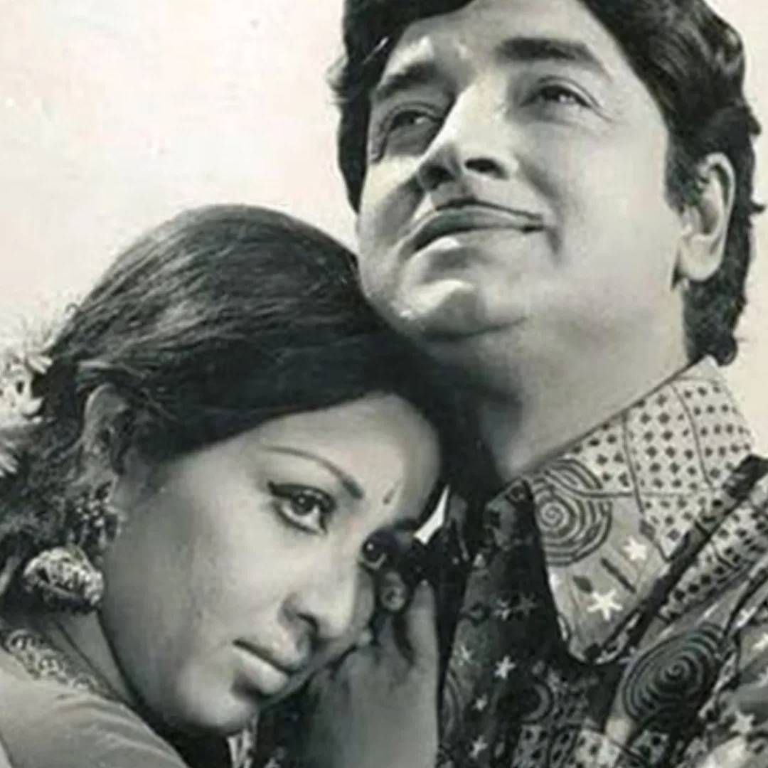 प्रेम नाजिर यांनी आपल्या करिअरमध्ये अनेक अभिनेत्रींसोबत काम केलं. रिपोर्ट्सनुसार, त्याने 80 वेगवेगळ्या अभिनेत्रींसोबत काम केलं. यात सर्वाधिक चित्रपट अभिनेत्री शीलासोबत केले. शीला सोबत त्यांनी 130 चित्रपट केले. या रेकॉर्डसाठी त्यांच्या नावाची गिनीज बुकात नोंद झाली.