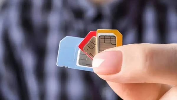 BSNLने अलीकडेच निवडक टेलिकॉम सर्कलमध्ये ई-सिम सेवा सुरू केली आहे. खाजगी टेलिकॉम कंपन्या एअरटेल, जिओ आणि व्ही (व्होडाफोन आयडिया) या तर आधीच e-SIM कार्ड ऑफर करतात.