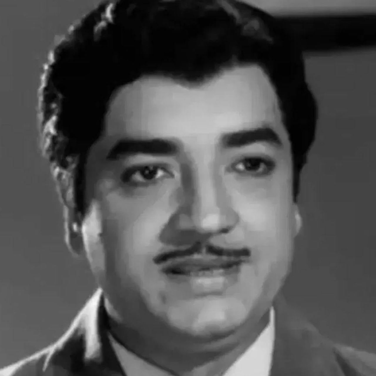 South Actor Biggest Records : भारतात बॉलिवूड आणि साऊथच्या इंडस्ट्रीने एकापेक्षा एक कलाकार दिलेत. अनेक कलाकारांनी आंतरराष्ट्रीय स्तरावर नाव कमावलय. अनेक रेकॉर्ड्स बनवलेत. असाच एक कलाकार आहे प्रेम नाजीर.