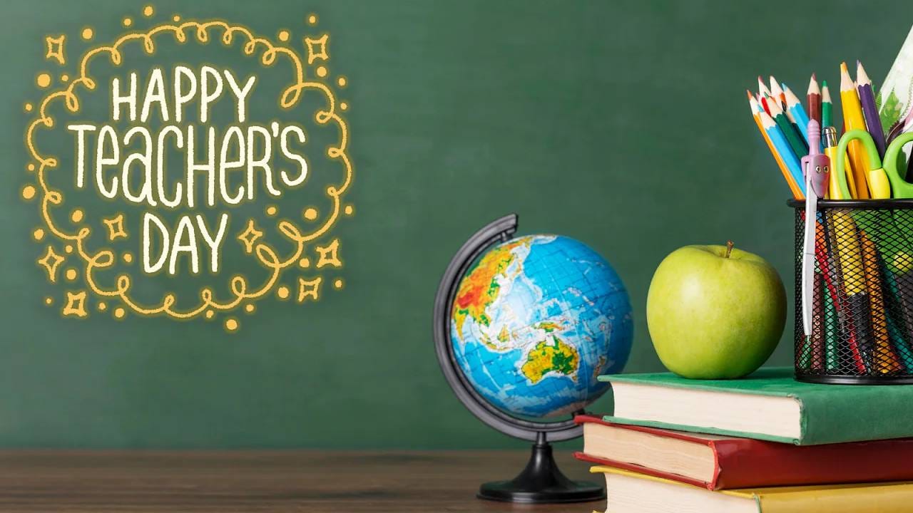शिक्षणाशिवाय जीवन अपूर्ण आहे. तुम्ही आम्हाला यशाचा योग्य मार्ग दाखवलात. शिक्षक दिनाच्या शुभेच्छा!