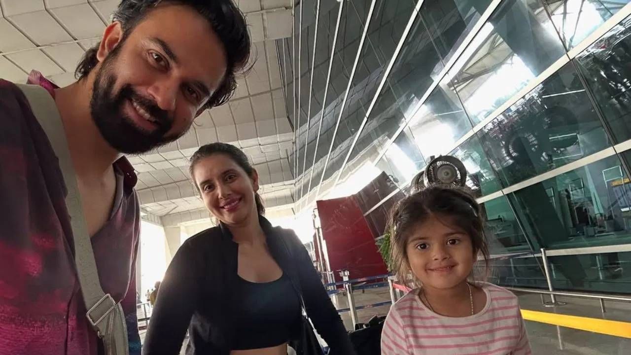 अलीकडेच राजीव सेनने त्याच्या इन्स्टाग्राम अकाऊंटवर एक फोटो पोस्ट केला. त्यात तो आपली मुलगी आणि एक्स वाईफ चारु सोबत दिसतोय. राजीवने कॅप्शनमध्ये लिहिलय की, तो मुलीसोबत तिसऱ्या इंटरनॅशनल ट्रिपसाठी थायलंडला जातोय. तिघेही फोटोत खूप आनंदी दिसतायत. 