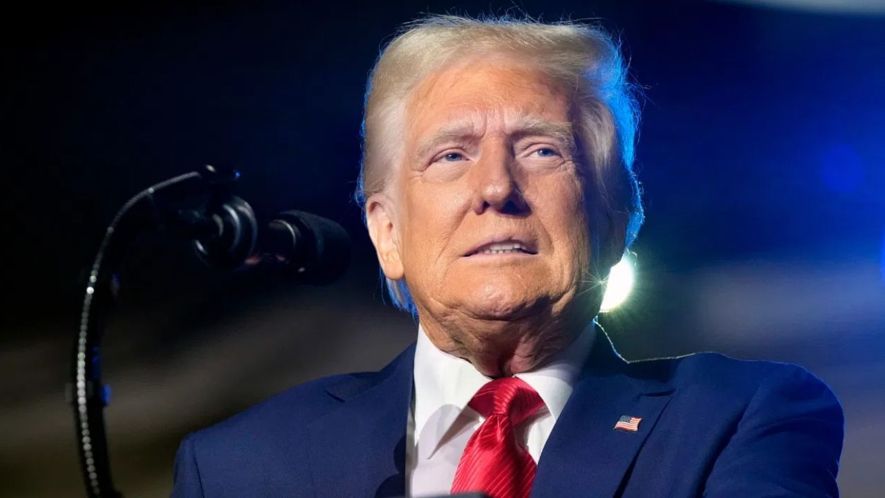 American tariffs : डोनाल्ड ट्रम्प यांची आणखी एक मोठी घोषणा, भारताला बसला मोठा दणका, भारतीयांमध्ये घबराट, कंपन्या टेन्शनमध्ये American tariffs : डोनाल्ड ट्रम्प यांची आणखी एक मोठी घोषणा, भारताला बसला मोठा दणका, भारतीयांमध्ये घबराट, कंपन्या टेन्शनमध्ये