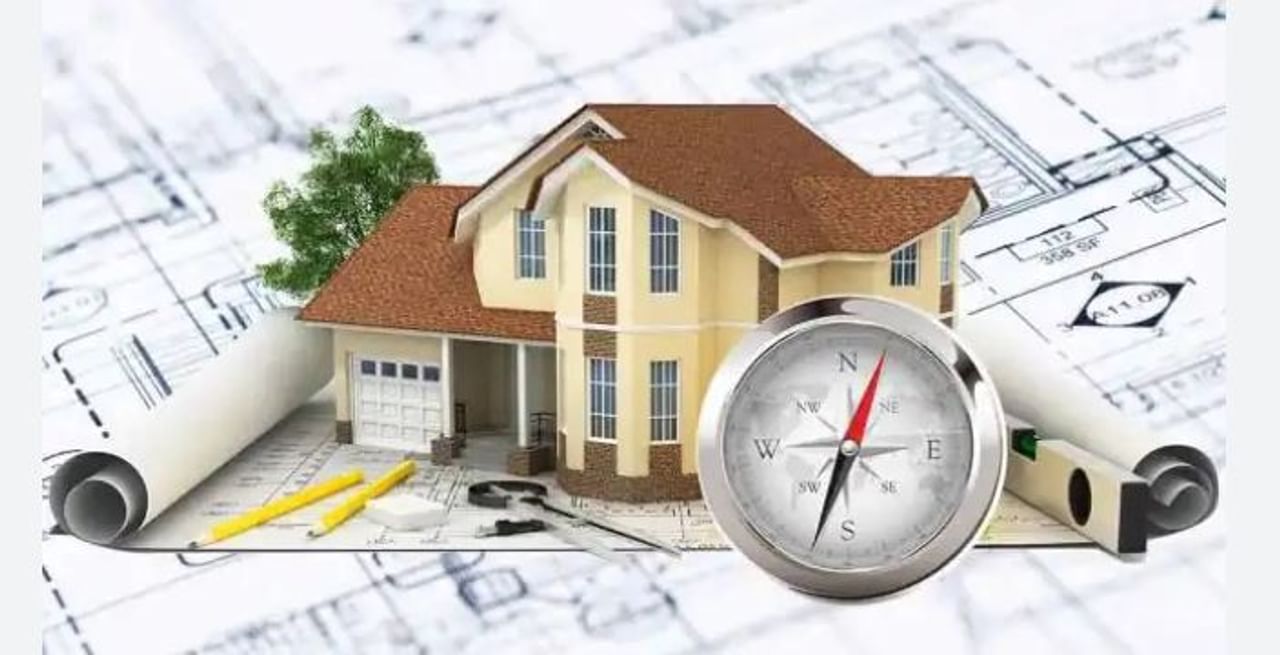 प्रत्येकालाच नवे घर हवे असते. काही जणांचे हे स्वप्न पूर्ण होते. मात्र नव्या घरात जाऊनही अनेकांच्या मागची पीडा संपत नाही. वास्तूशास्त्राच्या काही नियमांकडे दुर्लक्ष केल्यामुळे अनेकदा अशा अडचणी येतात, असे म्हटले जाते. हे नियम काय आहेत, ते जाणून घेऊ या... 