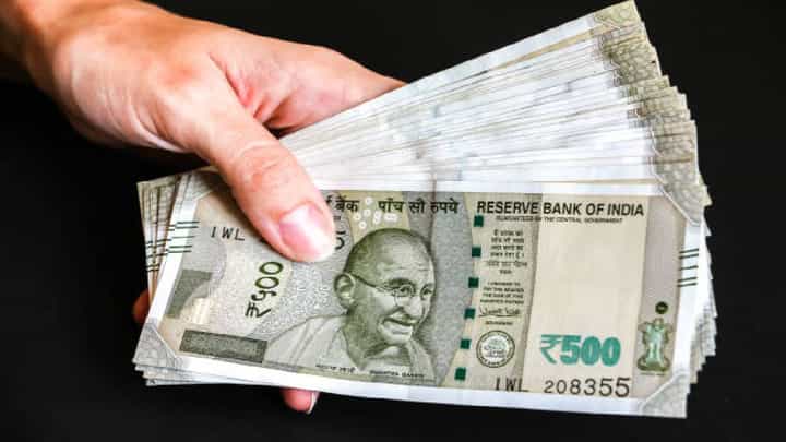 Amravati : तुमच्या हातात येणारी 500 ची नोट नकली तर नाही ना! धक्कादायक प्रकार ऐकून पायाखालची जमीनच सरकेल! Amravati : तुमच्या हातात येणारी 500 ची नोट नकली तर नाही ना! धक्कादायक प्रकार ऐकून पायाखालची जमीनच सरकेल!