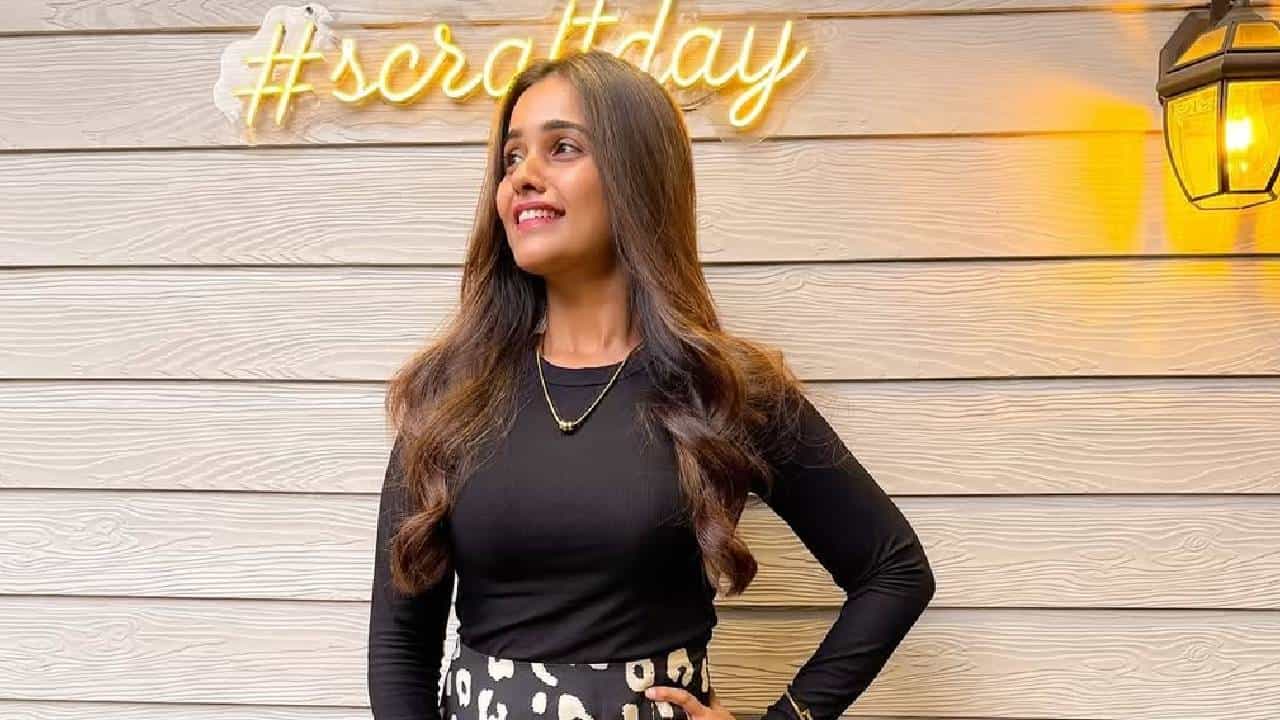 'जीव माझा गुंतला' या मालिकेतून घराघरात पोहोचलेली लोकप्रिय जोडी योगिता चव्हाण आणि सौरभ चौघुले यांच्या घटस्फोटाचं वृत्त ताजं असतानाच आता मराठी टीव्ही इंडस्ट्रीतल्या आणखी एका जोडप्याच्या विभक्त होण्याची चर्चा होत आहे.