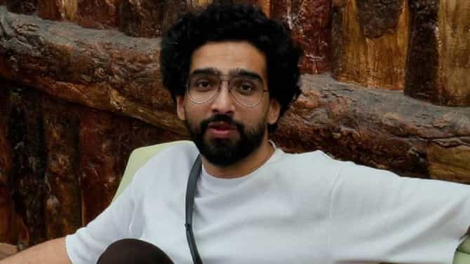 BB19: अमाल मलिकने रागात फेकले फरहानाचे भरलेले जेवणाचे ताट, नेटकरी संतापले