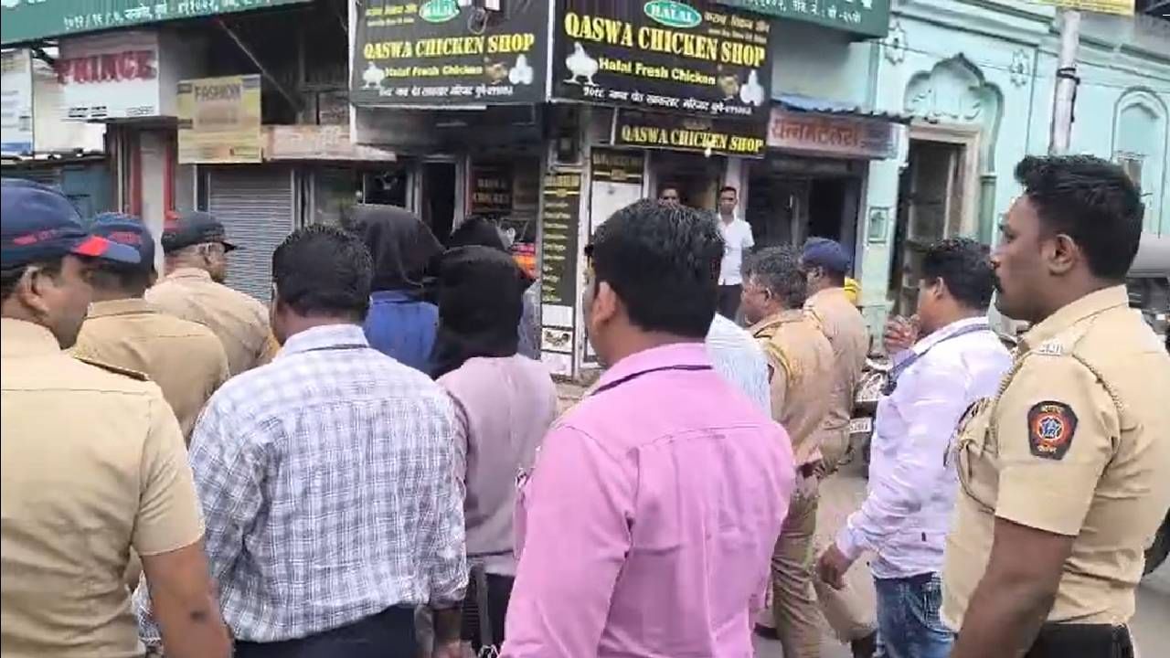 मंथन सचिन भालेराव, फैजान शेख, पियुष बिडकर, अथर्व नलावडे आणि ओंकार मेरगु अशी आरोपींची नावे आहेत.