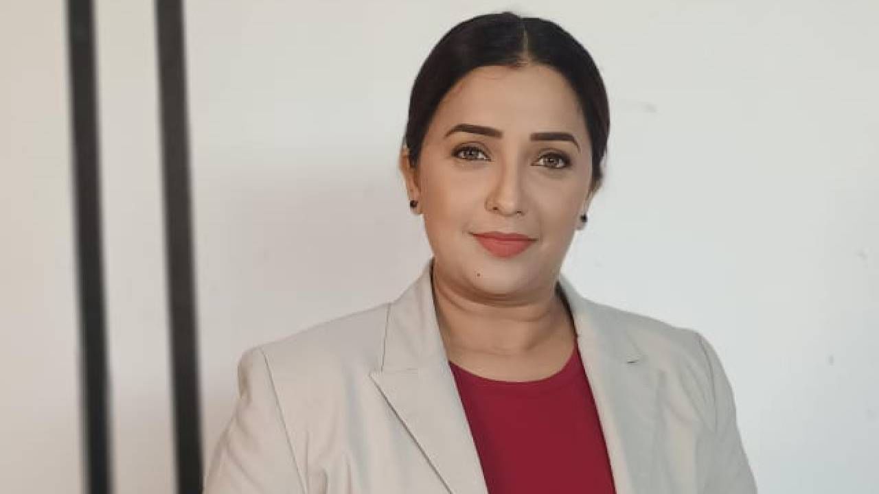 “काही दिवसांपूर्वीच मी एका मुलाखतीमध्ये मला पोलीस अधिकारी साकारायला आवडेल असं म्हटलं होतं. माझी इच्छा या भूमिकेच्या निमित्ताने पूर्ण होणार आहे. ‘शुभविवाह’ मालिकेत मी एसीपी अपूर्वा पुरोहित हे पात्र साकारणार आहे. पहिल्यांदा अशा धडाकेबाज रुपात दिसणार आहे,” अशी प्रतिक्रिया तिने दिली. 
