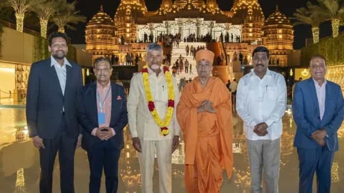 चंद्रबाबू नायडू यांची अबू धाबीमधील BAPS मंदिराला भेट, म्हणाले हे मंदिर शांततेच जागतिक प्रतिक