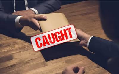 जालना शहर महानगरपालिकेच्या आयुक्तांना १० लाखांची लाच घेताना अटक