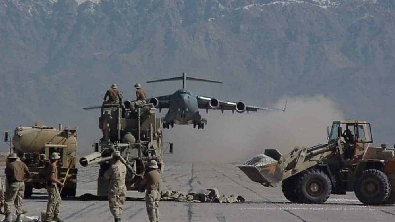 अफगाणिस्तानचे बग्राम हवाईतळ भारताच्या ताब्यात? पाकिस्तानला झटका, फोटोसह... अफगाणिस्तानचे बग्राम हवाईतळ भारताच्या ताब्यात? पाकिस्तानला झटका, फोटोसह...
