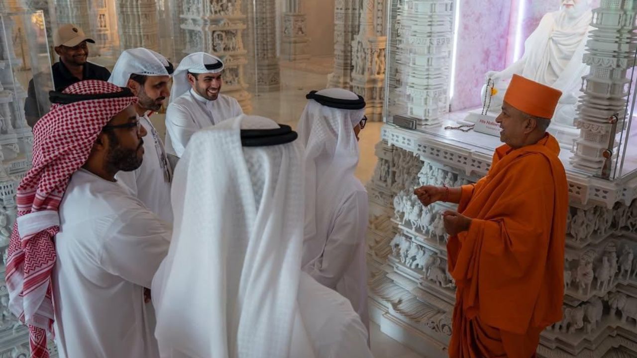 या शिष्टमंडळाने सामुदायिक एकता वाढवण्यासाठी आणि यूएईच्या सर्वसमावेशकतेच्या दृष्टिकोनाला पाठिंबा देणाऱ्या मंदिराच्या सकारात्मक योगदानाची दखल घेतली. त्यामुळे ही भेट खास ठरली.  
