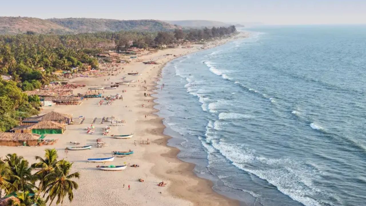 ​गोव्याऐवजी वरील ठिकाणे निवडल्यास तुम्हाला स्थानिक संस्कृती आणि पारंपारिक अन्नपदार्थ अनुभवण्याची संधी मिळते. तसेच वरील ठिकाणी कमी गर्दी असते, त्यामुळे शांत किनाऱ्यांवर तुम्हाला मानसिक शांती मिळू शकते. 