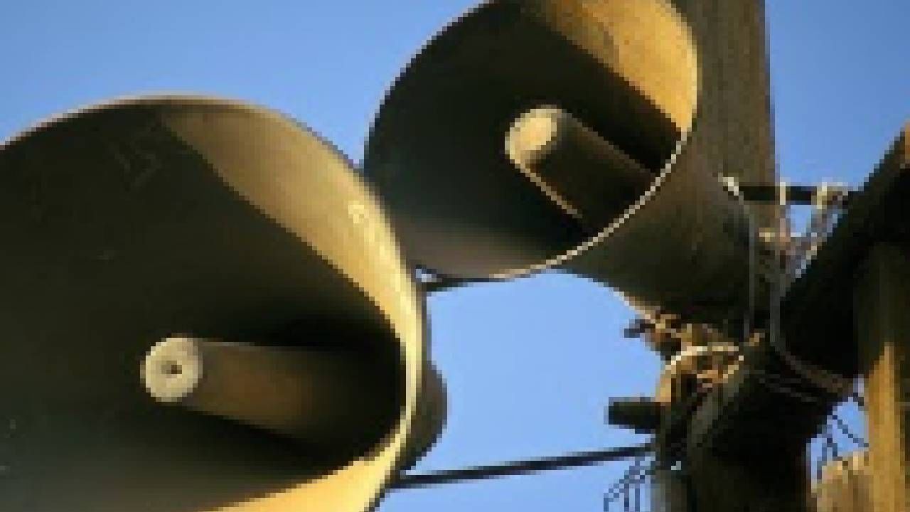 Solapur News : सोलापुरात 289 धार्मिक स्थळांवरील भोंग्यांच्या बाबतीत एक चांगला निर्णय, कृतीमधून दिला संदेश