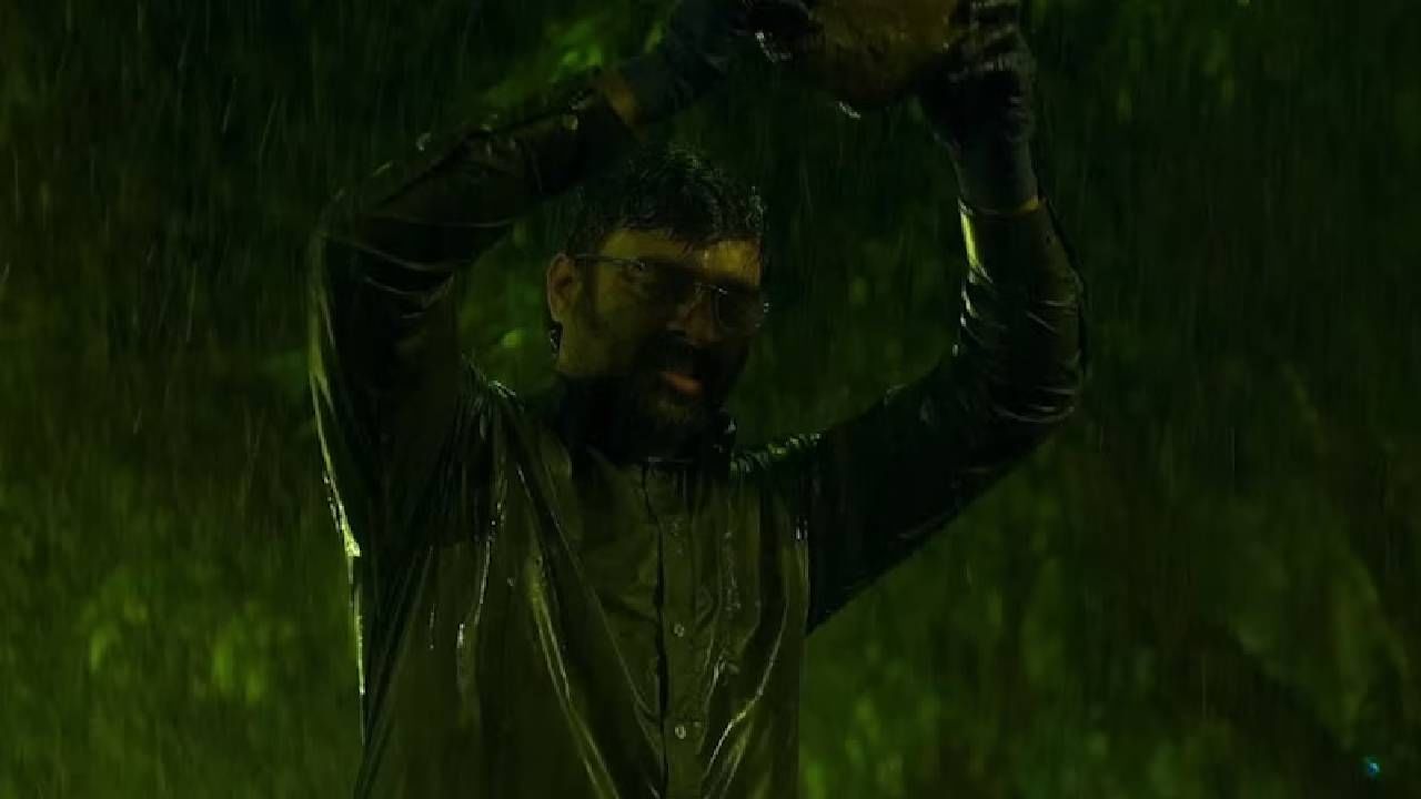 ब्रीद- ही एक थरारक सायकोलॉजिकल क्राइम थ्रिलर सीरिज आहे. याचेही दोन सिझन्स प्रेक्षकांच्या भेटीला आले आहेत. गंभीर आजारी असलेल्या मुलाच्या वडिलांची कहाणी पहिल्या सिझनमध्ये दाखवण्यात आली. तर दुसऱ्या सिझनमध्ये अभिषेक बच्चन खलनायकी भूमिकेत आहे. दोन्ही सिझन्सची कथा मनाला चटका लावणारी आहे.