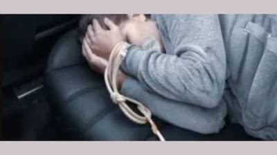 पोटच्या मुलीला तब्बल 27 वर्ष एकाच खोलीमध्ये कायमचं बंद करून टाकलं, दरवाजा उघडताच पोलीसही हादरले, अशी झाली अवस्था