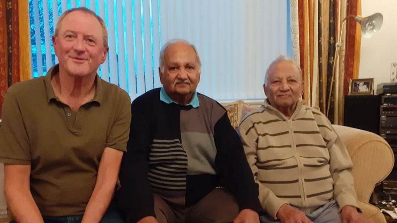 वजीर मोहम्मद यांनी फर्स्ट क्लास क्रिकेटमध्ये एकूण 105 सामने खेळले होते. वजीर मोहम्मद यांनी फर्स्ट क्लास क्रिकेटमध्ये 40 पेक्षा अधिकच्या सरासरीने 4 हजार 930 धावा केल्या होत्या. तसेच 11 शतकं झळकावली होती. (Photo Credit : Twitter)  