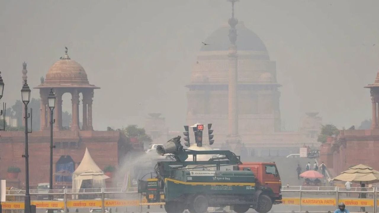 Air Quality Shift in Delhi: दिवाळीमुळे राजधानी संकटात? दिल्लीतील हवेची गुणवत्ता घसरली Air Quality Shift in Delhi: दिवाळीमुळे राजधानी संकटात? दिल्लीतील हवेची गुणवत्ता घसरली