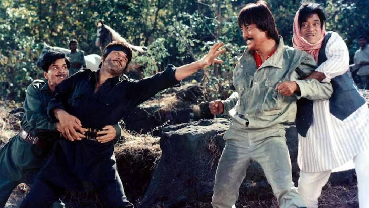 जेव्हा सिनेमात अंडरवर्ल्डचा प्रभाव होता, तेव्हा धर्मेंद्र यांचा त्यांच्याशी वाद झाला होता. पण त्यांचं कुटुंब अंडरवर्ल्डपासून कधीच घाबरलं नाही. सत्यजीत पुरी यांनी शुक्रवार टॉकीजवर बोलताना सांगितलं, "त्या काळात अंडरवर्ल्ड खूप मजबूत होतं. जेव्हा अंडरवर्ल्ड एखाद्या अभिनेत्याला फोन करायचं, तेव्हा ते घाबरायचे. पण धरमजी आणि त्यांचं कुटुंब त्यांना कधीच घाबरलं नाही."