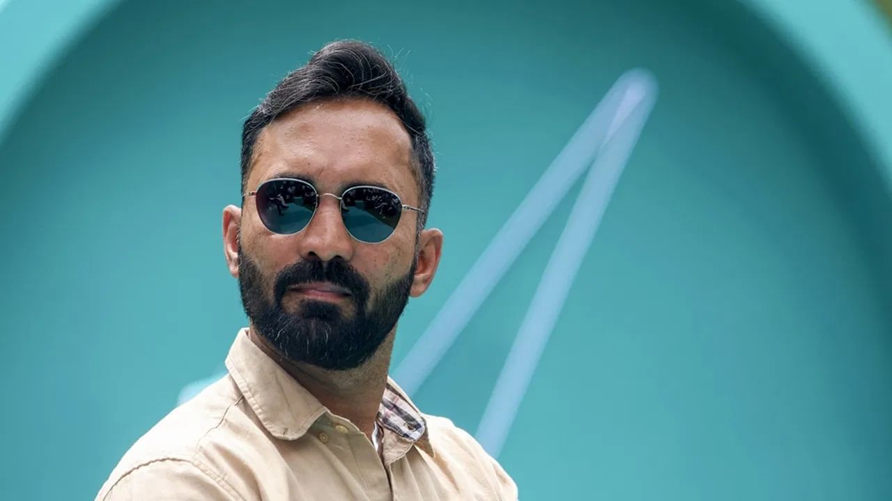 हाँगकाँग सिक्सेस स्पर्धेत दिनेश कार्तिक टीम इंडियाचं नेतृत्व करणार आहे. या स्पर्धेत आर अश्विनही खेळणार आहे. टीम इंडियाला आतापर्यंत फक्त एकदाच 2005 साली या स्पर्धेचं विजेतेपद जिंकता आलं आहे. तर पाकिस्तान 5 वेळा या स्पर्धेत चॅम्पियन ठरली आहे. (Photo Credit : PTI)