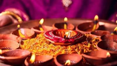 Vastu Tips : दिवाळीच्या दिवशी या तीन खास वस्तू आणा घरी, आयुष्यात कधीच भासणार नाही पैशांची तंगी