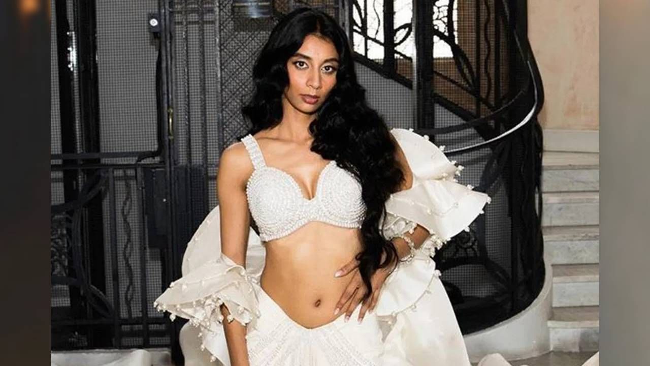 डॉली सिंह तेव्हा याच विचारात होती की हा कॉल तिच्या टॅलेंटसाठी आहे की काहीतरी वेगळंच प्रकरण आहे. तेव्हा कास्टिंग डायरेक्टरने तिला दिल्लीतील एका 5 स्टार हॉटेलमध्ये एका प्रोड्यूसरला भेटण्यासाठी बोलावलं.