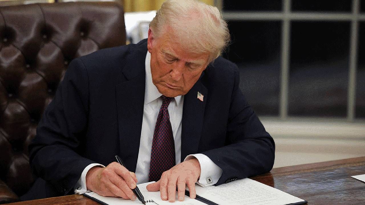 डोनाल्ड ट्रम्प यांच्या गुप्त आदेशावर थेट सह्या, लीक झाली धक्कादायक माहिती, जगाची चिंता वाढली...