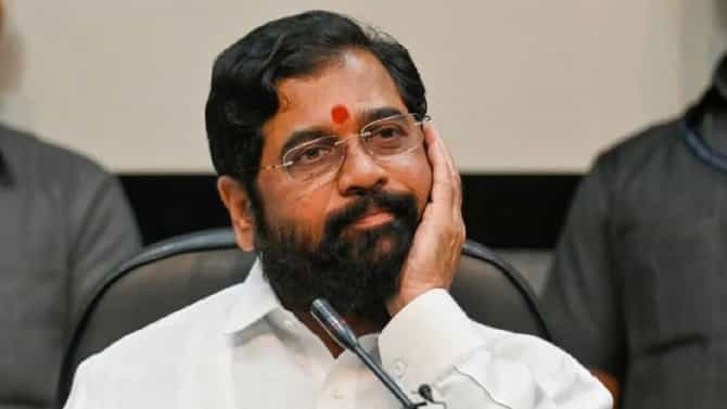 मोठी बातमी! महायुतीमध्ये नाट्यमय घडामोडी, एकनाथ शिंदें मोठ्या पेचात, काय निर्णय घेणार?