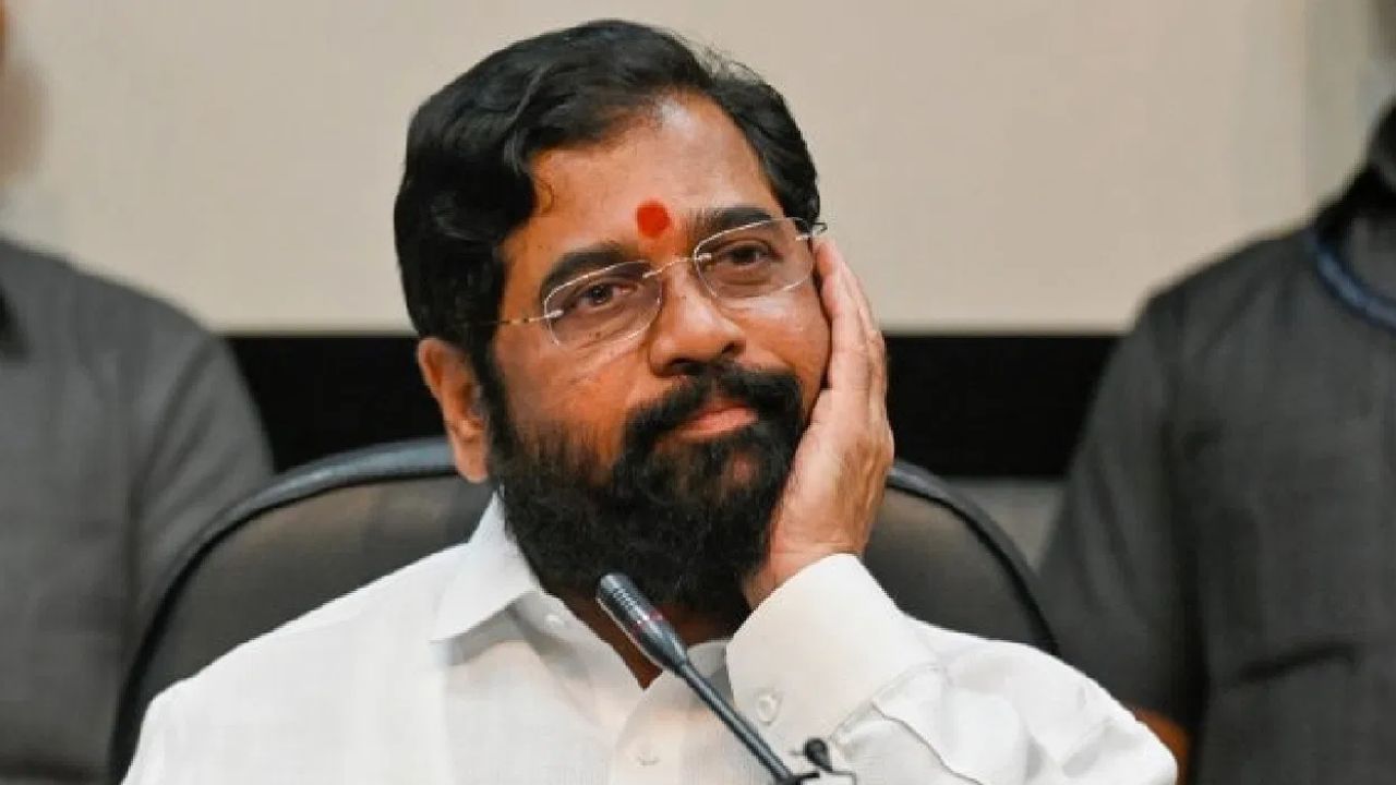 मोठी बातमी! महायुतीमध्ये नाट्यमय घडामोडी, एकनाथ शिंदें मोठ्या पेचात, काय निर्णय घेणार?