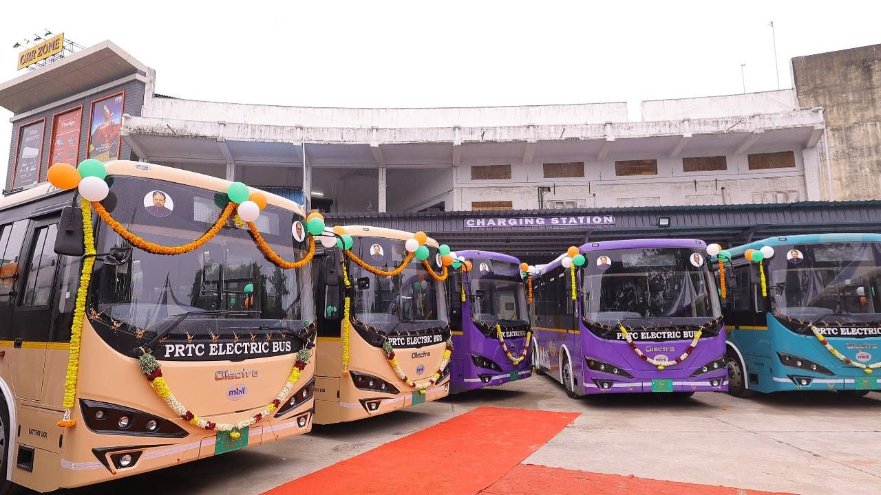 स्मार्ट सिटी मिशनचा भाग असलेल्या या ताफ्यात १५ नॉन-एसी आणि १० एसी बसेस आहेत, या बस 9 मीटर लांब असून एका चार्जवर २०० किमी पर्यंत प्रवास करू शकतात.