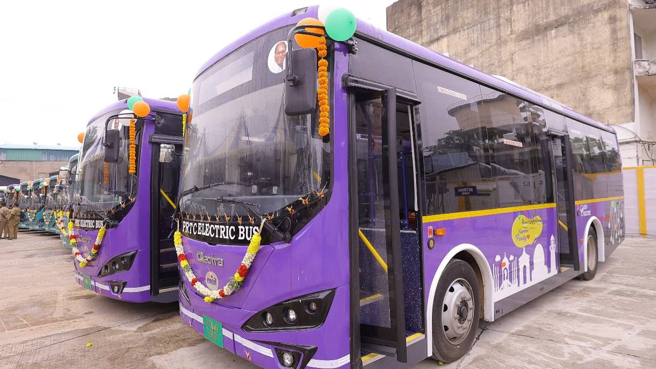 या बसची खासियत म्हणजे शून्य उत्सर्ज, आवाजरहित आणि आरामदायक प्रवास. 