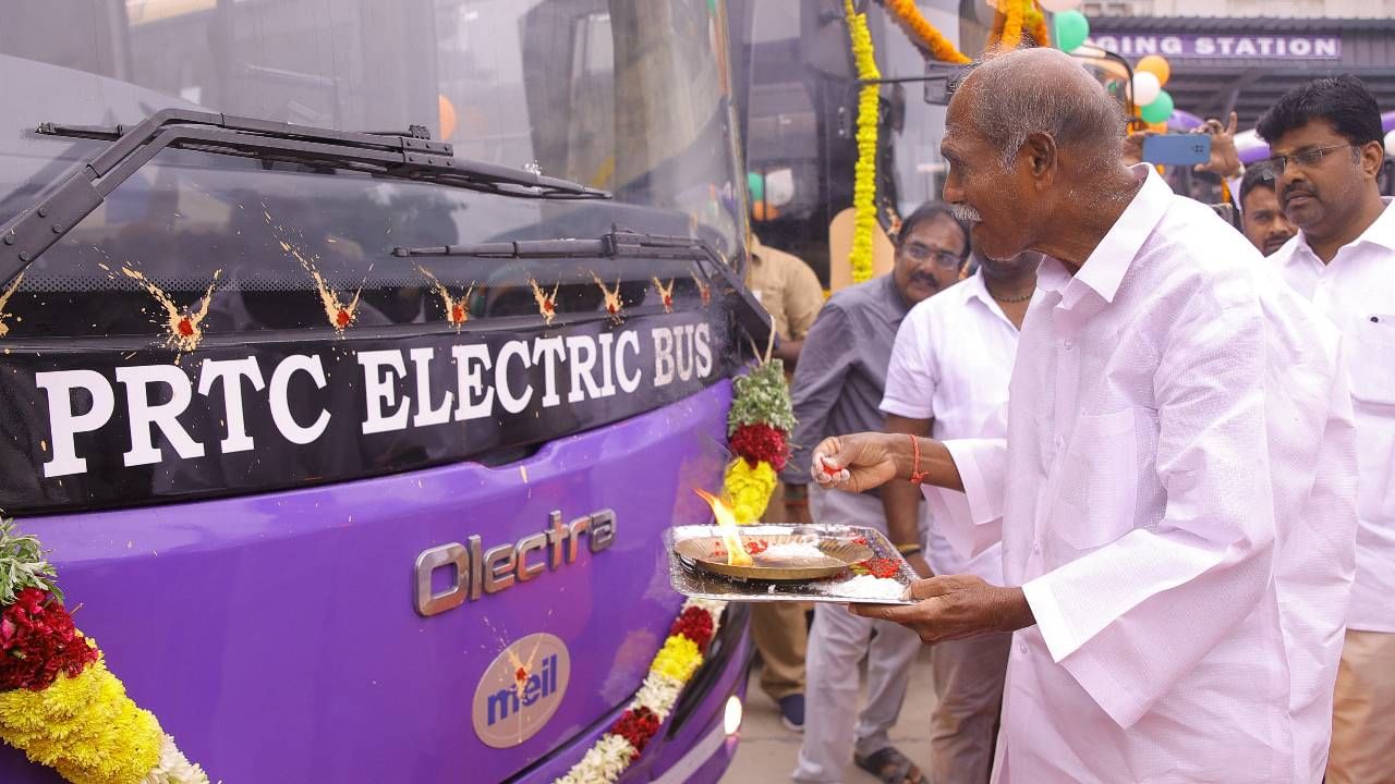 या बसेसचा लोकार्पण सोहळा  मा. उपराज्यपाल श्री. के. कैलासनाथन, मा. मुख्यमंत्री श्री. एन. रंगासामी आणि मा. सभापती श्री. आर. सेल्वम यांच्या उपस्थितीत पार पडला.