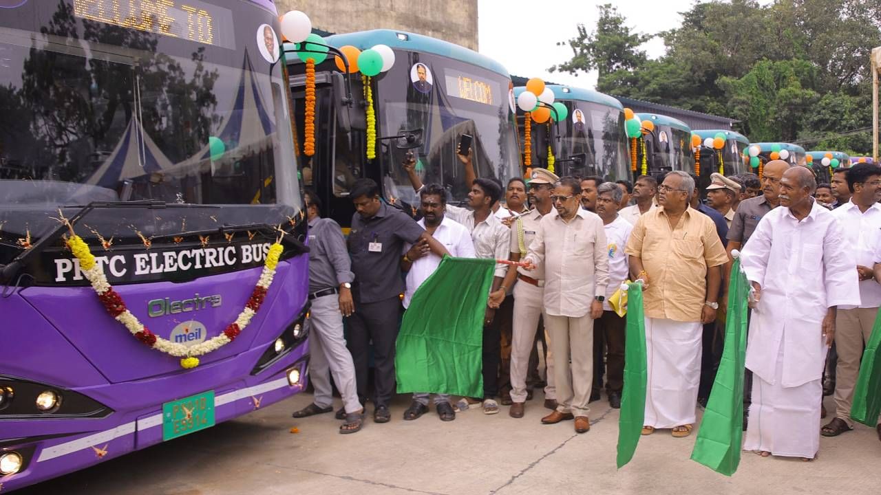 या बसेसचे संचालन आणि देखभाल ईव्ही ट्रान्स प्रा. लि. (MEIL समूह) करणार असून १२ वर्षांच्या ग्रॉस कॉस्ट कॉन्ट्रॅक्ट (GCC) अंतर्गत या सेवेचे परिचालन होईल.