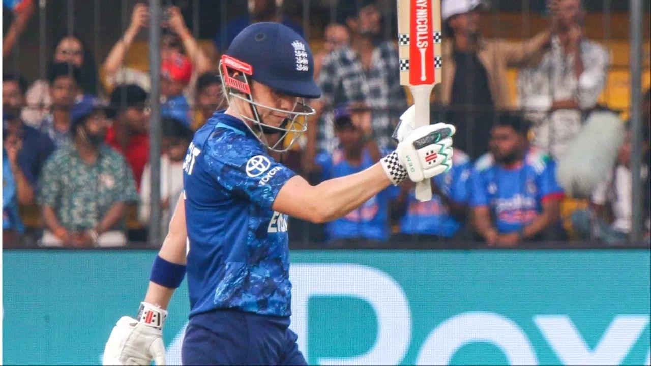 उपांत्य फेरीतील विजयी संघाला 20 कोटी मिळणार आहेत. तर वर्ल्ड कप विजेत्या संघाला 40 कोटी रुपये दिले जाणार आहेत. त्यामुळे आता कोणता संघ 20 कोटी रुपये मिळवतो आणि कोणता संघ वर्ल्ड कप ट्रॉफीसह 40 कोटींचं बक्षिस पटकावतो? याकडे क्रिकेट चाहत्यांचं लक्ष असणार आहे. (Photo Credit: PTI)