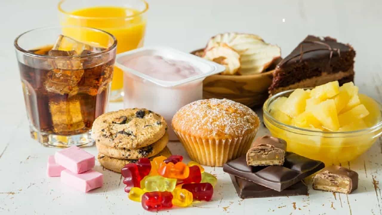 नॉनवेज,पिझ्झा-बर्गरपेक्षादेखील हा गोड पदार्थ लिव्हरसाठी असतो सर्वात धोकादायक