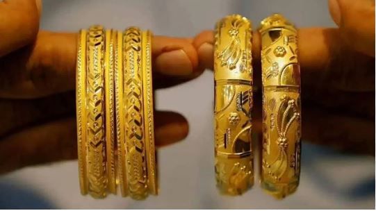 (टीप- वरच्या लेखात दिलेली माहिती ही प्राथमिक स्वरुपाची आहे. कुठेही प्रत्यक्ष वा अप्रत्यक्ष गुंतवणूक करायची असेल किंवा कोणताही आर्थिक निर्णय घ्यायचा असेल तर त्या-त्या क्षेत्रातील तज्ज्ञांचा सल्ला जरूर घ्या)