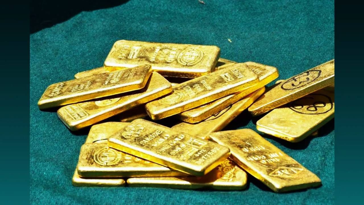 गेल्या वर्षी धनत्रयोदशीला सोन्याचे दर जीएसटी सह 81 हजार रुपये होते.. , यंदा दर हे जीएसटी सह 1 लाख 31 हजार रुपयांवर पोहोचले आहेत..