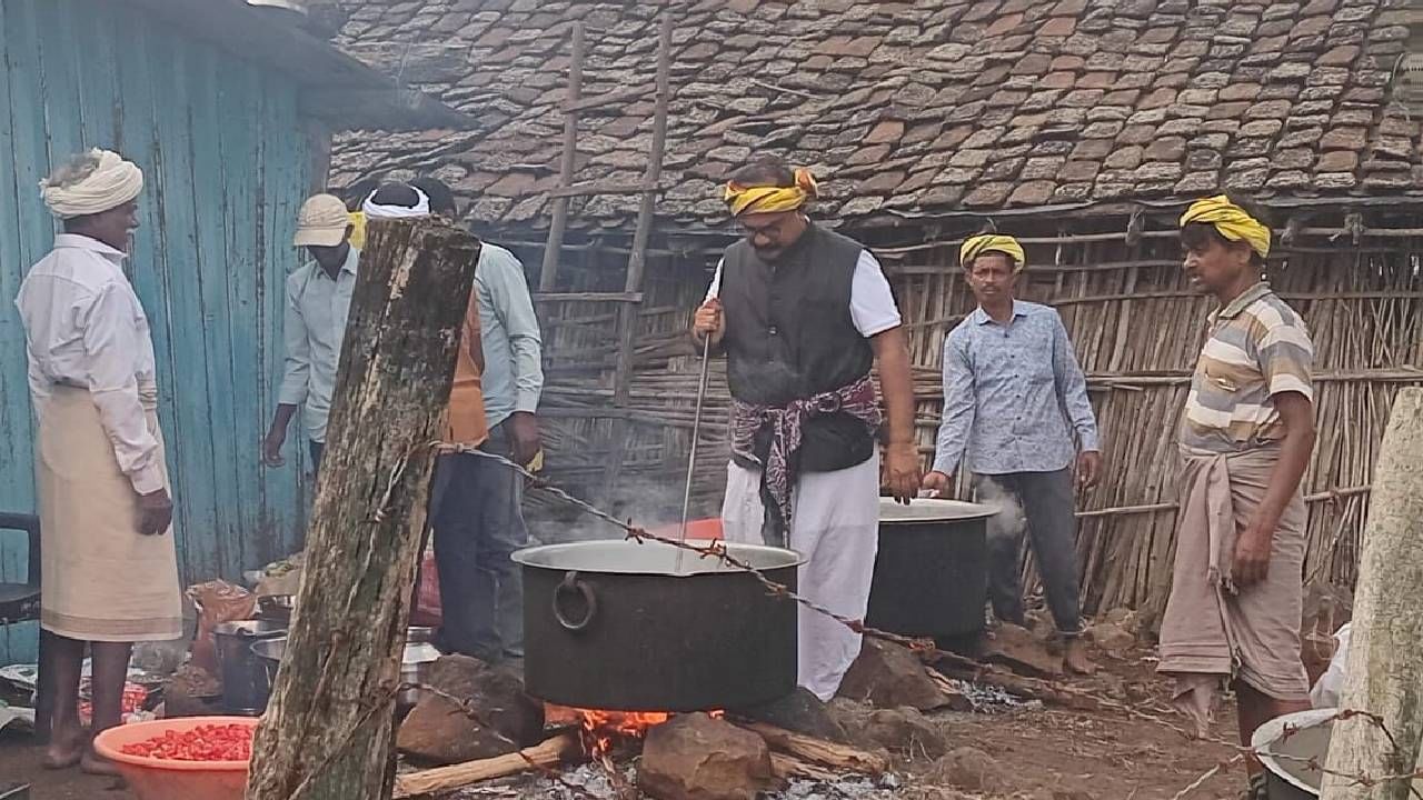 Harshvardhan Sapkal : आदिवासी बांधवांसाठी स्वतःच्या हातानं जेवण, नवे कपडे अन्... हर्षवर्धन सपकाळांची दुर्गम पाड्यावर अशी दिवाळी