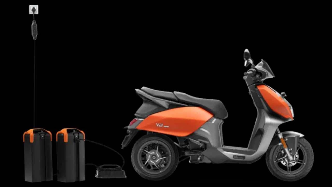 Hero Vida V2 Plus Price : हीरो मोटोकॉर्पच्या या पॉपुलर इलेक्ट्रिक स्कूटरची किंमत 92,800 रुपयाने (एक्स शोरूम) सुरु होते. (फोटो- विडा वर्ल्ड)