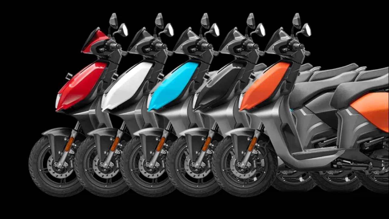 Hero Vida V2 Plus Range : या हीरो इलेक्ट्रिक स्कूटरमध्ये 3.4kWh रिमूवेबल बॅटरी देण्यात आली आहे. एका फुल चार्जमध्ये ही स्कूटर 143 किलोमीटरपर्यंत शानदार ड्रायविंग रेंज ऑफर करते (फोटो- विडा वर्ल्ड)