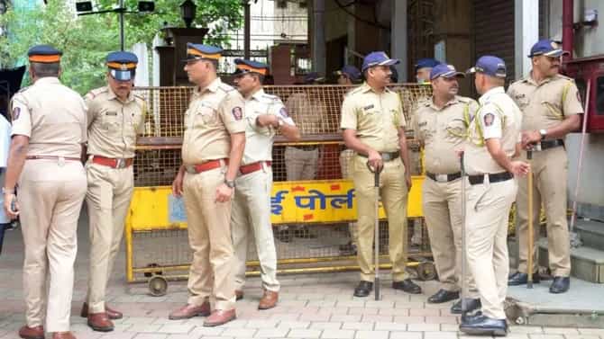 पोलिसांच्या घरांबाबत मोठा निर्णय, राज्य सरकारकडून मोठं पाऊल काय?