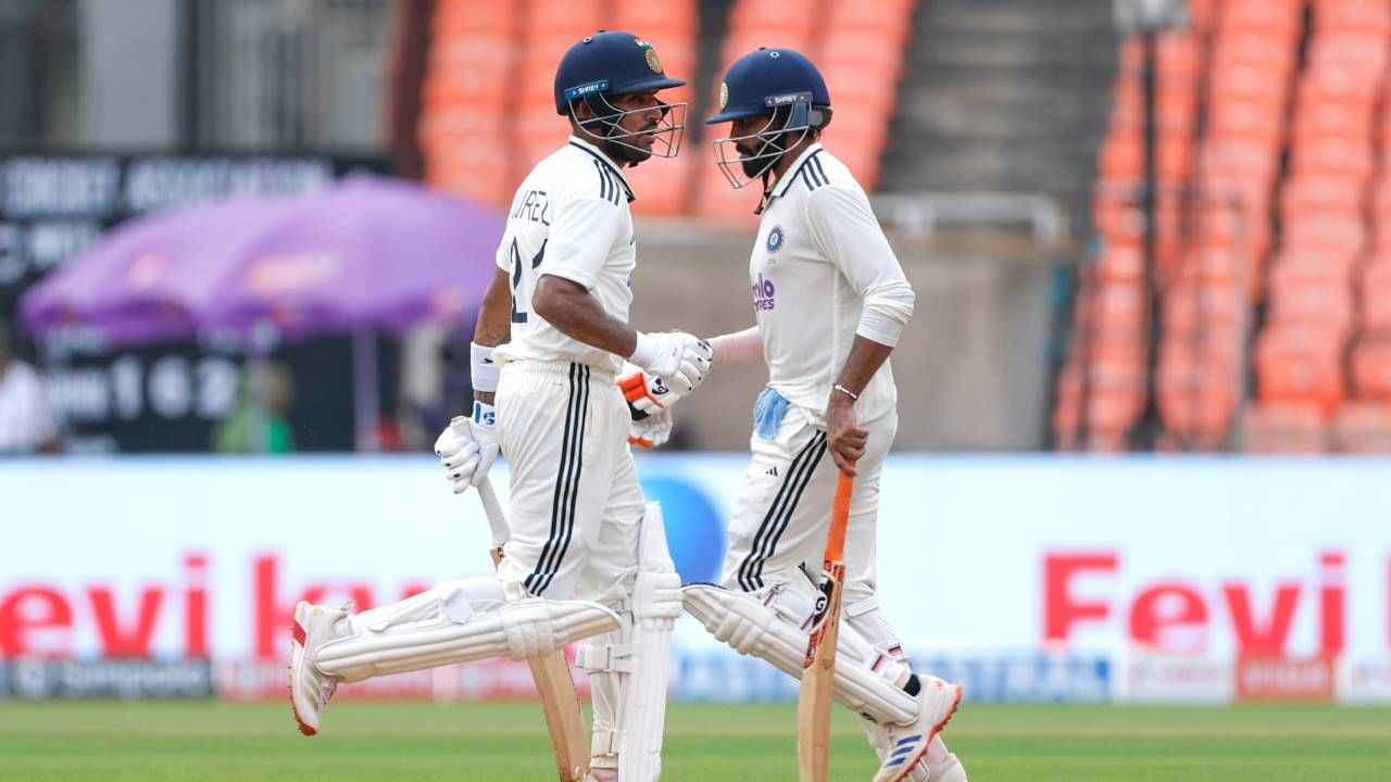 भारताने हा दुसरा कसोटी सामना जिंकला तर विजयी टक्केवारीत वाढ होईल. भारताची विजयी टक्केवारी दुसऱ्या सामन्यातील विजयानंतर 61.90 इतकी होईल. पण श्रीलंकेच्या तुलनेत कमी असल्याने ही तिसऱ्या स्थानावर समाधान मानावं लागेल. भारताचा पुढची कसोटी मालिका श्रीलंकेशी होणार आहे. (Photo- BCCI Twitter)