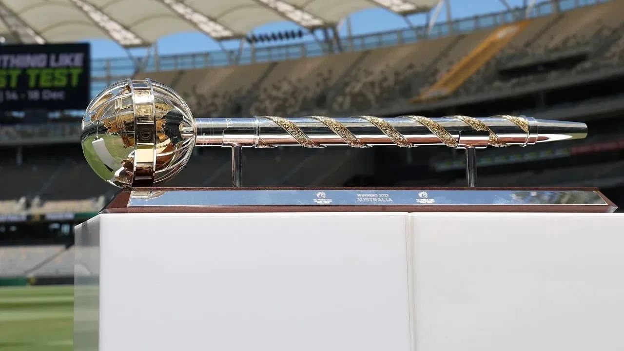 आयसीसी वर्ल्ड टेस्ट चॅम्पियनशीप स्पर्धेला 2019 पासून सुरुवात झाली. सध्या या चॅम्पियनशीप स्पर्धेतील तिसऱ्या साखळीचा (WTC 2025-2027) थरार सुरु आहे. भारतीय संघाला आयसीसीच्या या स्पर्धेत सलग दोन्ही वेळा उपविजेतेपदावर समाधान मानावं लागलंय. (Photo Credit : Paul Kane/Getty Images)