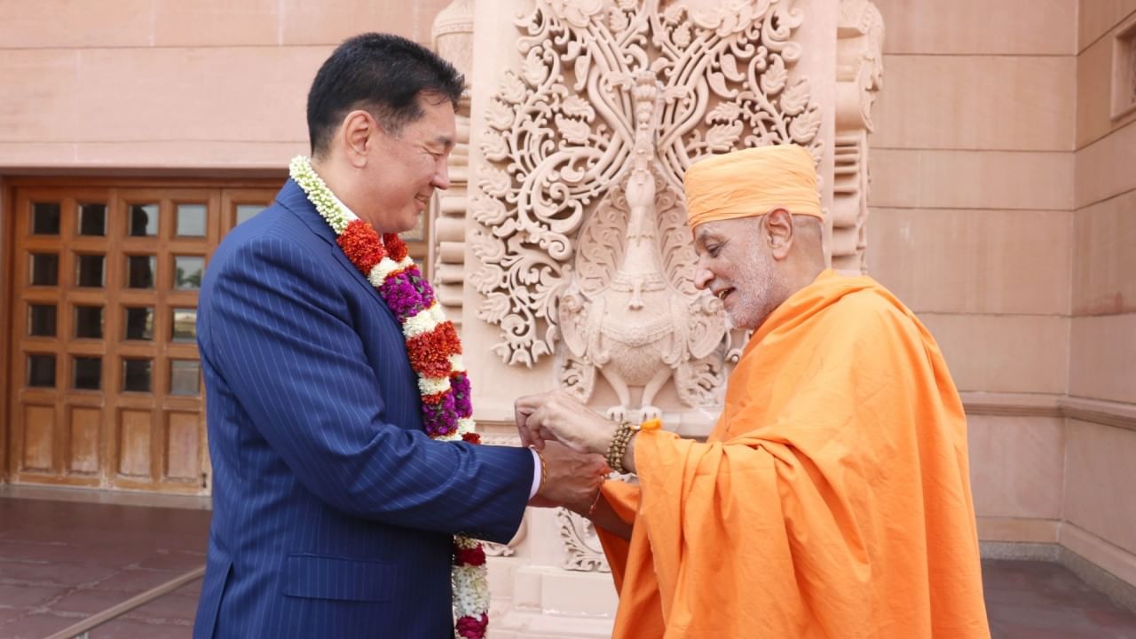 या महत्त्वपूर्ण भेटीदरम्यान, राष्ट्रपती उखनागीन खुरेलसूख यांना बीएपीएस स्वामीनारायण संस्थेचे अध्यात्मिक प्रमुख, परम पूज्य महंत स्वामी महाराज यांच्याकडून एक वैयक्तिक पत्र प्राप्त झाले. या पत्रात राष्ट्रपतींसाठी आणि मंगोलियाच्या जनतेसाठी आशीर्वाद आणि प्रार्थना व्यक्त करण्यात आल्या होत्या. ज्यामुळे या भेटीला अधिक आध्यात्मिक महत्त्व प्राप्त झाले.