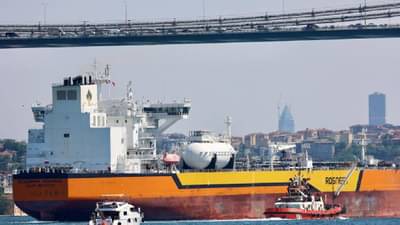 अमेरिकेच्या दबावात भारताची रशियाकडून तेल खरेदी कमी?, जगाची झोप उडवणारा अहवाल पुढे, डोनाल्ड ट्रम्प..