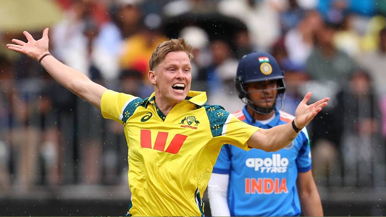 रोहित शर्मा आणि विराट कोहली बाद झाल्यानंतर कर्णधार शुबमन गिलही काही करू शकला नाही. गिल 10 धावा करून तंबूत परतला. टीम इंडियाने 8.1 षटकात 3 गडी गमवून 25 धावा केल्या. तसेच 10 षटकात फक्त 27 धावा करू शकले.  (फोटो- ICC Twitter)