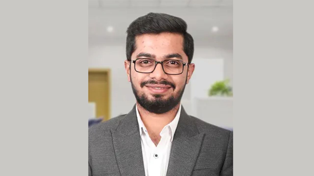 शाश्वत नाकराणी यांनी आयआयटी दिल्लीतून टेक्सटाइल टेक्नॉलॉजीची पदवी घेतली, पण वयाच्या १९ व्या वर्षी भारतपेची स्थापना केली.