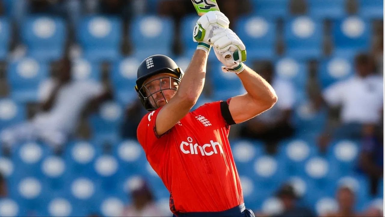 इंग्लंडचा विकेटकीपर बॅट्समन जोस बटलर तिसऱ्या स्थानी आहे. बटलरने 132 इनिंगमध्ये 172 सिक्स झळकावले आहेत. (Photo Credit :AFP)