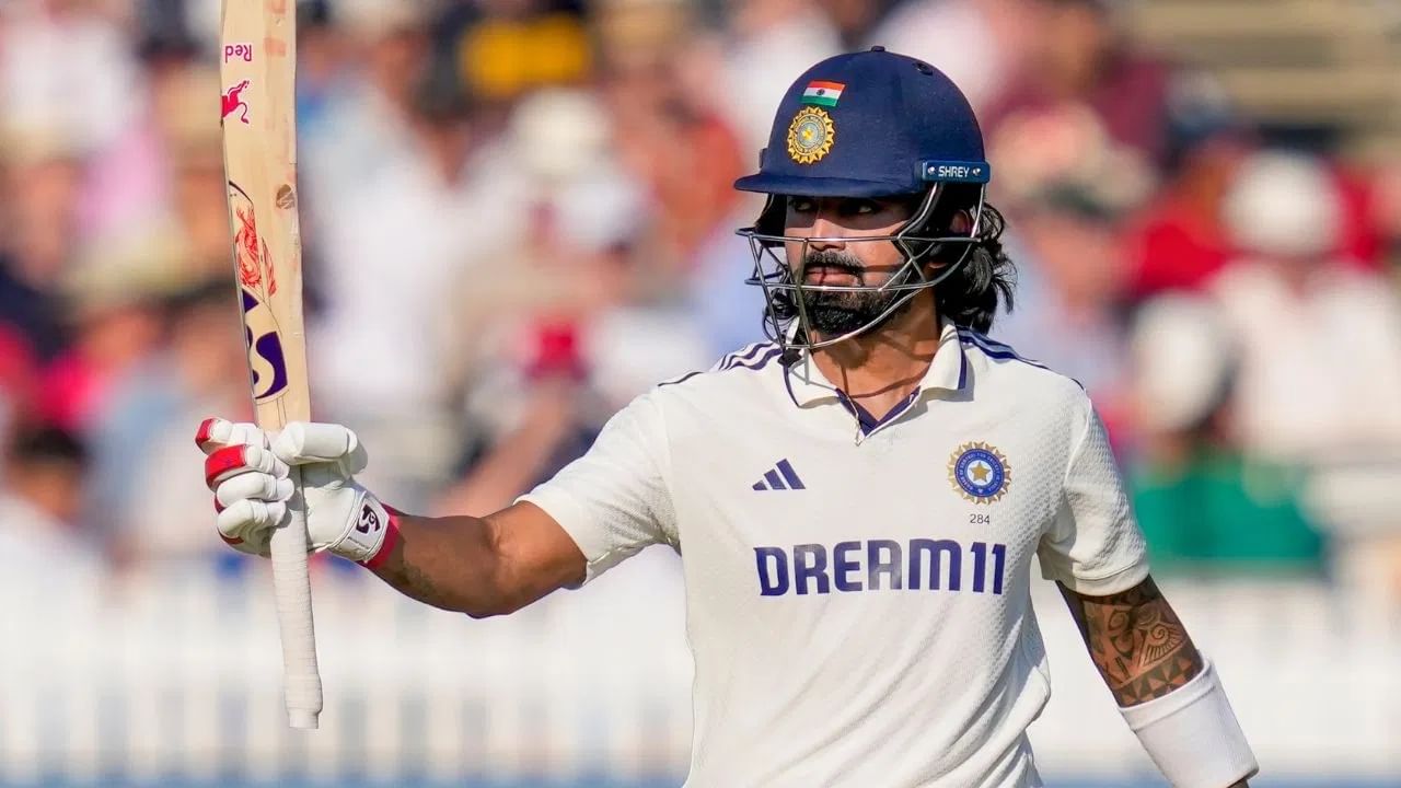 अनुभवी फलंदाज केएल राहुल या यादीत चौथ्या स्थानी आहे. केएलने या स्पर्धेत एकूण 6 शतकं ठोकली आहेत. केएलला या 6 शतकांसाठी 30 सामन्यांमधील 56 डाव खेळावे लागले आहेत. (Photo Credit :PTI)  