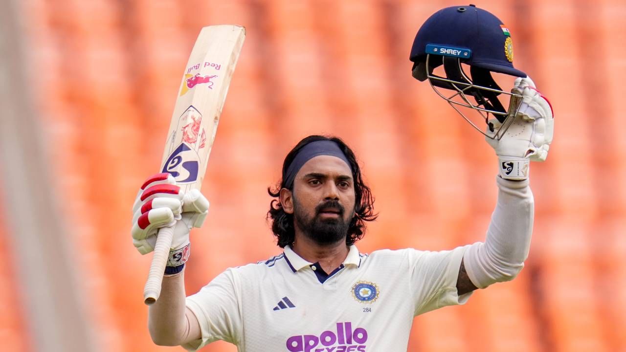 भारत वेस्ट इंडिज यांच्यातील दुसरा कसोटी सामना दिल्लीच्या अरूण जेटली मैदानात होणार आहे. या सामन्यात भारताचं पारडं जड आहे. त्यामुळे ही मालिका 2-0 ने जिंकण्याची संधी आहे. आता भारतीय संघ कशी कामगिरी करतो याकडे लक्ष असेल. (Photo- BCCI Twitter)